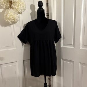 NWOT Zenana Outfitters Elegant Black Short Sleeve Blouse